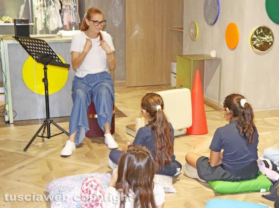 Viterbo - Il reading sensoriale di Pinocchio al negozio di Eleonora Bonucci 