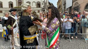 Viterbo - Santa Rosa - La consegna della Mazza del Maggiordomo