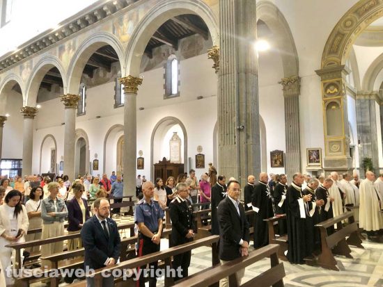 La messa solenne in onore della Madonna della Quercia - I banchi riservati alle autorità cittadine