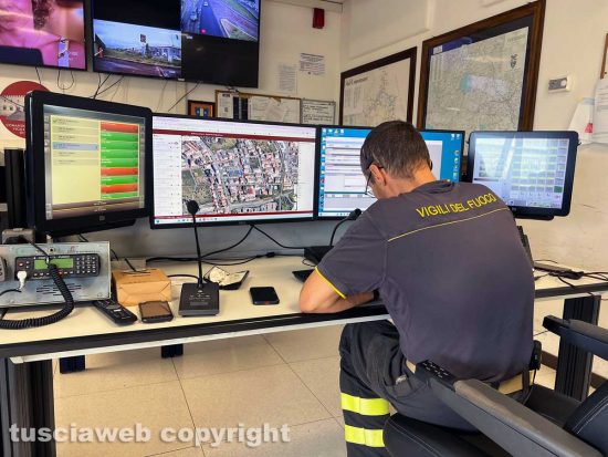 La centrale operativa dei vigili del fuoco