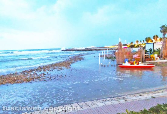 Civitavecchia - Nuove mareggiate alla Marina