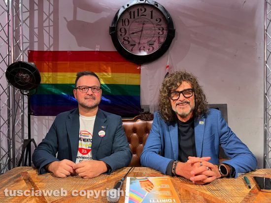 Viterbo - Conferenza stampa per presentare l'iniziativa Arcobaleniamo i diritti - Da sinistra Massimiliano Gualdi e Massimo Erbetti 