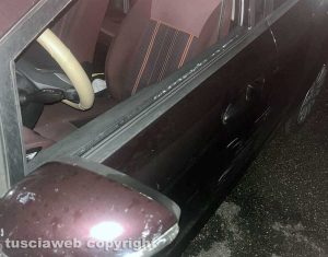 Orte - Una delle macchine danneggiate al parcheggio di Molegnano