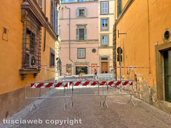 Viterbo - Via Annio transennata