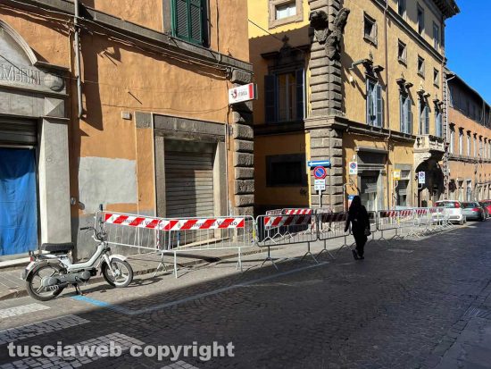Viterbo - Via Annio transennata