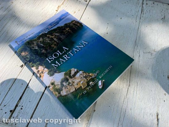 Il libro isola Martana