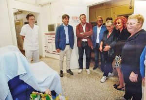 Tarquinia - La donazione della poltrona per la somministrazione della chemioterapia