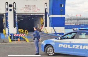 La polizia di frontiera di Civitavecchia