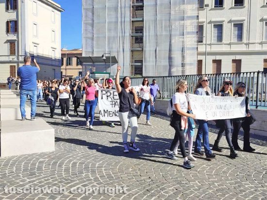 Civitavecchia - Il corteo contro i rincari delle mense scolastiche