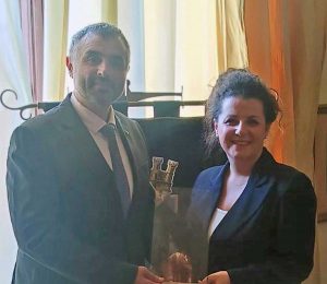 La sindaca di Viterbo Chiara Frontini ed il capo del gonsolato Generale di Romania a Roma Marian Popescu