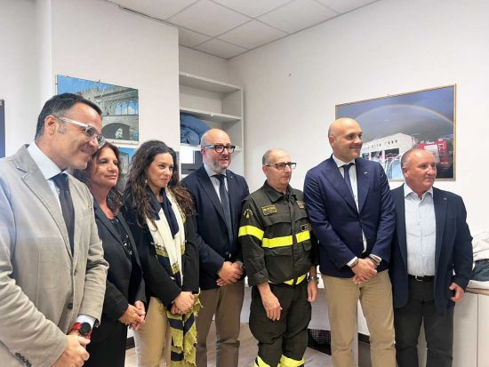 Viterbo - Il sottosegretario di stato all’Interno con delega ai vigili del fuoco, Emanuele Prisco, in visita alla caserma dei Vigili del fuoco 