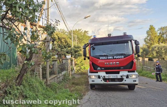 Montefiascone - Autoarticolato urta un cavo della corrente in via Cevoli