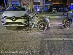 Montefiascone - Scontro auto-minicar sulla Cassia nord