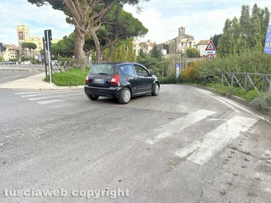 Viterbo - Le strisce pedonali del Sacrario