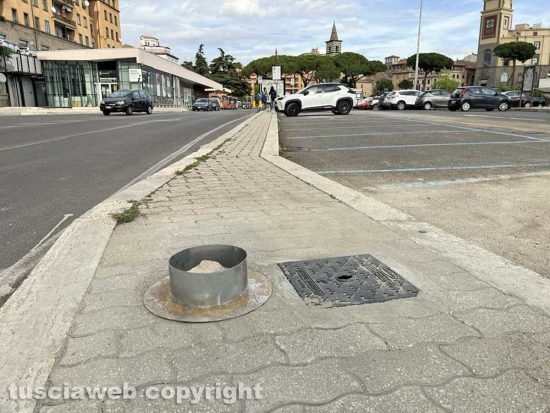 Viterbo - I nuovi pali della luce del Sacrario