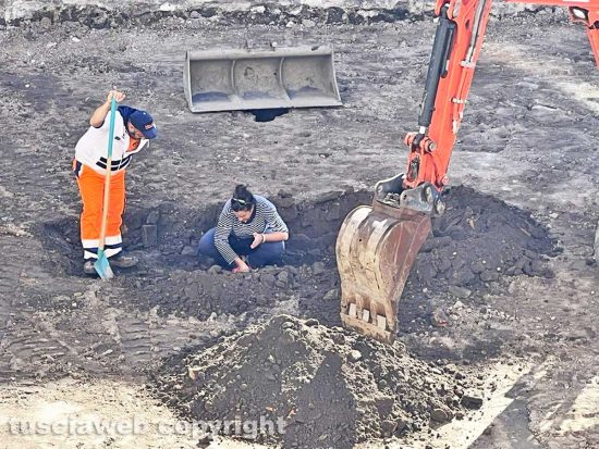Viterbo - Iniziati gli scavi a piazza del Comune