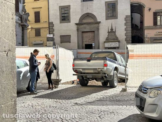 Viterbo - Iniziati gli scavi a piazza del Comune