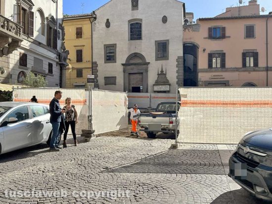 Viterbo - Iniziati gli scavi a piazza del Comune