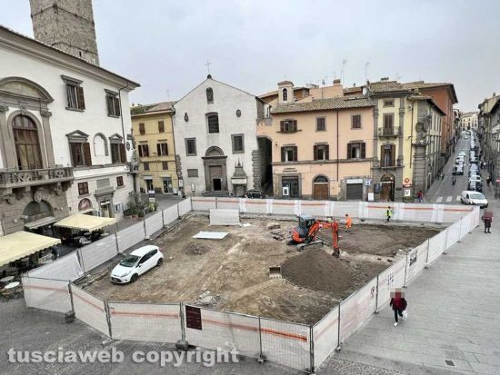 Viterbo - Gli scavi in piazza del Comune