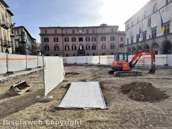 Viterbo - Gli scavi in piazza del Comune