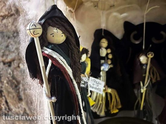 Viterbo - Il consiglio stregonesco - La figura ispirata a Chiara Frontini