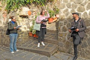 Latera - I narratori di Comunità nel corso delle prove della passeggiata