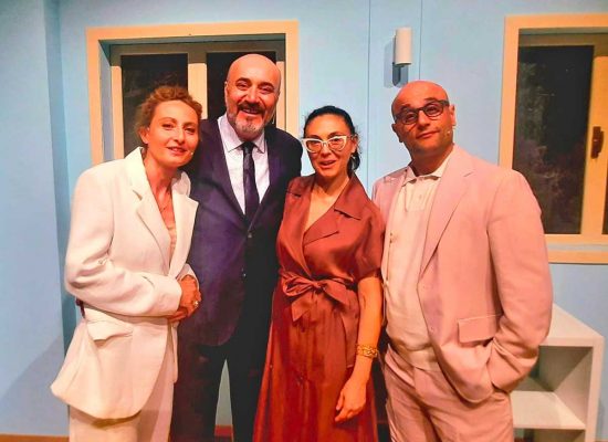 Carbognano - Lo spettacolo di ironia inglese al teatro Bianconi