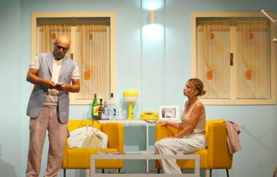 Carbognano - Lo spettacolo di ironia inglese al teatro Bianconi