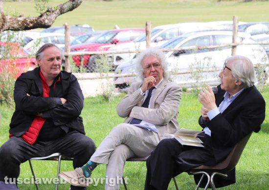 Viterbo - Incontro Gli Invisibili a Tuscia Terme - Da sinistra Maurizio Donadoni, Fabio Canessa e Vittorio Sgarbi