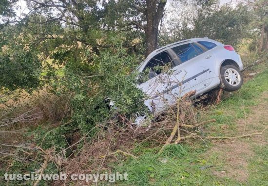 Viterbo - Incidente strada Ombrone