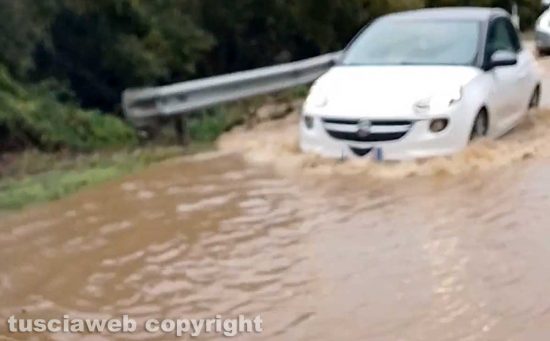Capranica - Strade allagate e fiumi d'acqua e terra