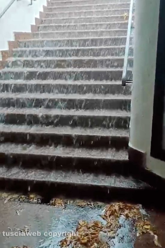 Viterbo - Cascata d'acqua al sottopasso di piazza Crispi