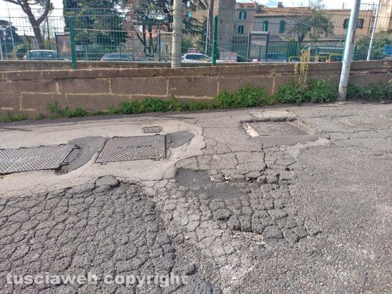 Viterbo - Strada dissestata in via San Biele