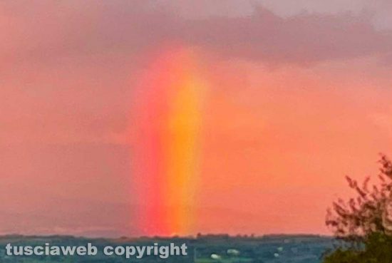 Un arcobaleno verticale