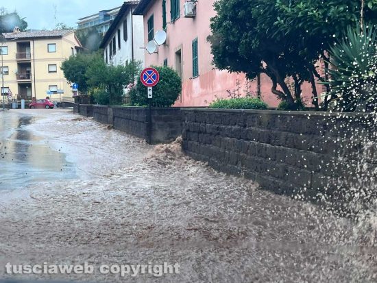 Capranica - Strade allagate e fiumi d'acqua e terra