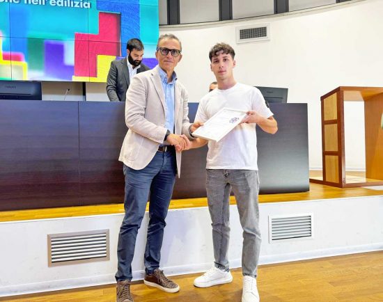 Viterbo - Andrea Belli con alcuni dei premiati al "BuildInnovate"