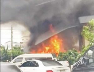 Bangkok - Il bus che ha preso fuoco