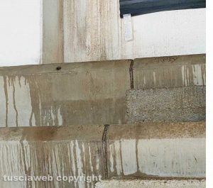 Vignanello - Il degrado alla palestra comunale