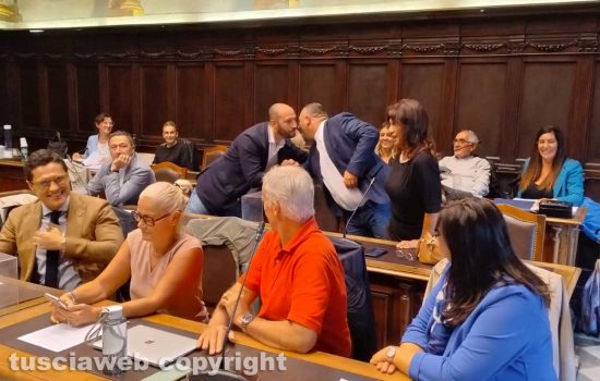 Viterbo - Consiglio comunale - Grancini (FdI) fa il suo ingresso