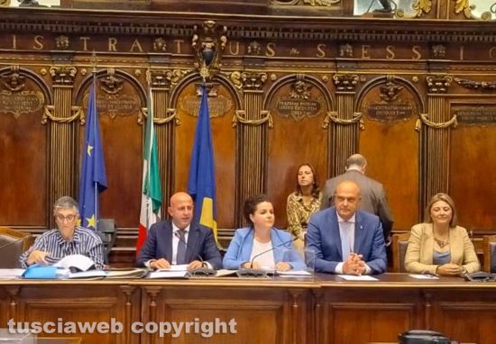 Viterbo - Consiglio comunale - Martinengo e Giliberto in giunta