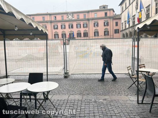 Viterbo - I lavori di pavimentazione in piazza del Plebiscito
