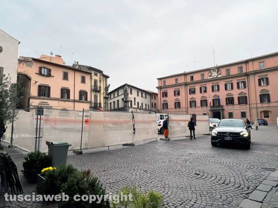 Viterbo - I lavori di pavimentazione in piazza del Plebiscito
