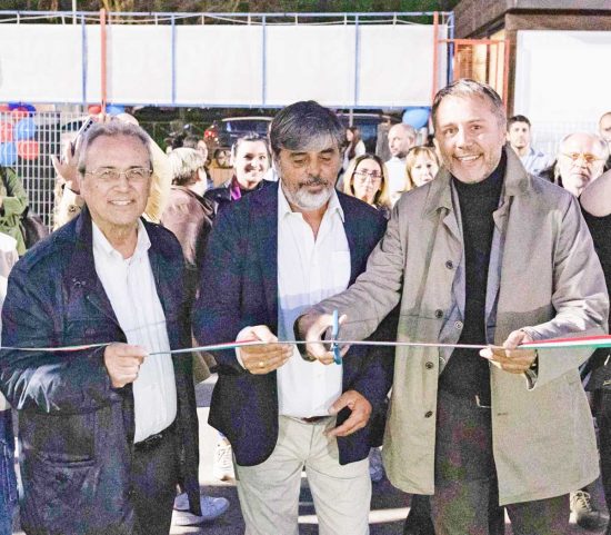 La festa per l'inaugurazione del campo a Pianoscarano
