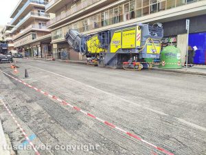 Civitavecchia - Riasfaltature su via Cialdi