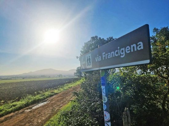 Viterbo - Via Francigena, inaugurata la segnaletica accessibile e inclusiva per tutti