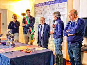 Sutri - Chimenti al centro con Casini allora vicesindaco