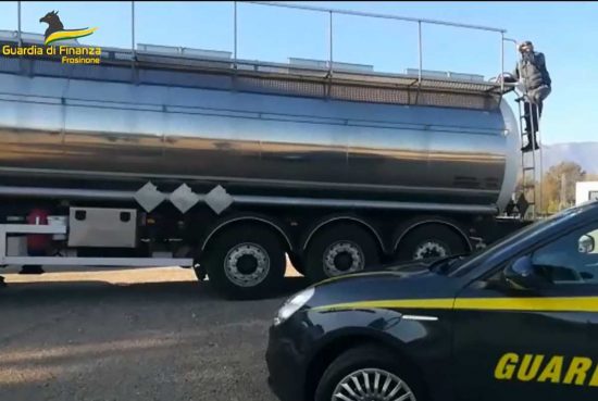 Frosinone - Contrabbando di gasolio agricolo, sequestrato 1 milione e mezzo a una società di Pontecorvo 