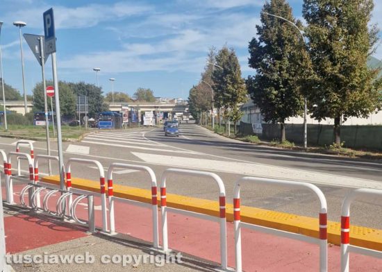 Viterbo - Tangenziale Ovest, si spegne il semaforo e la fila scompare