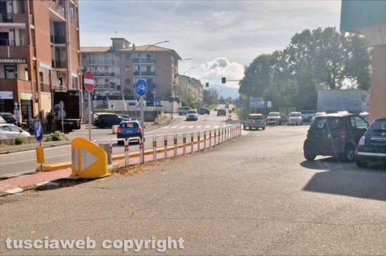 Viterbo - Tangenziale Ovest, si spegne il semaforo e la file scompare