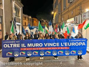 Viterbo - La manifestazione FdI per la caduta del muro di Berlino